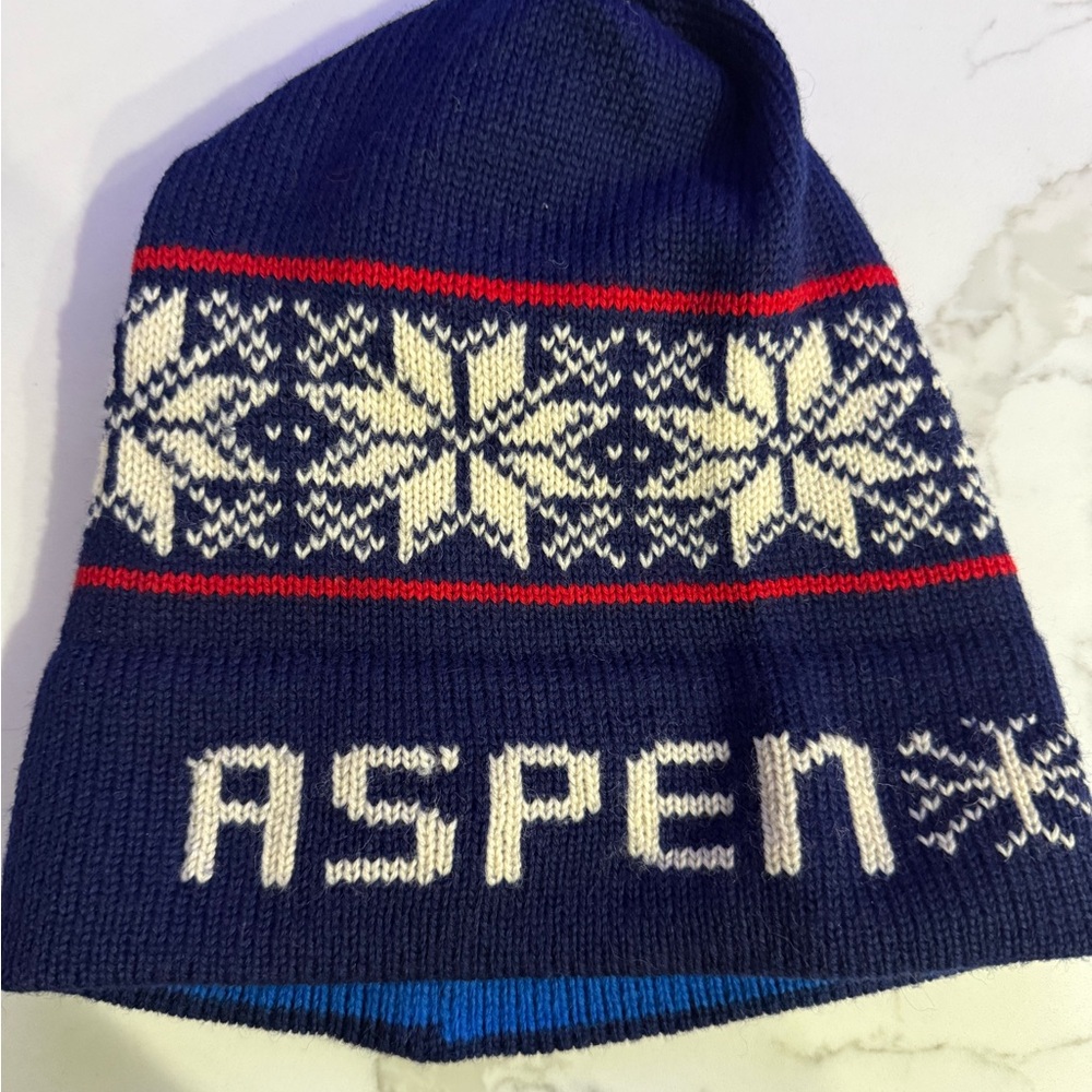 Vintage Aspen Blue Knit Beanie with Snowflake Design